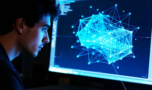 Специалист работает с цифровой моделью в рамках производства видеороликов